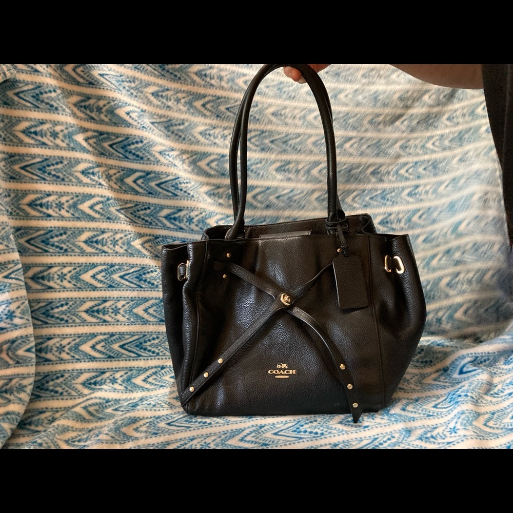 Black coach purse.